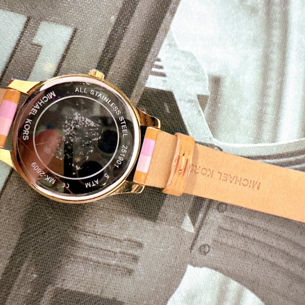 Michael Kors MK2809 Lexington Quartz Gold Tone Women's Watch - Picture 6 of 6